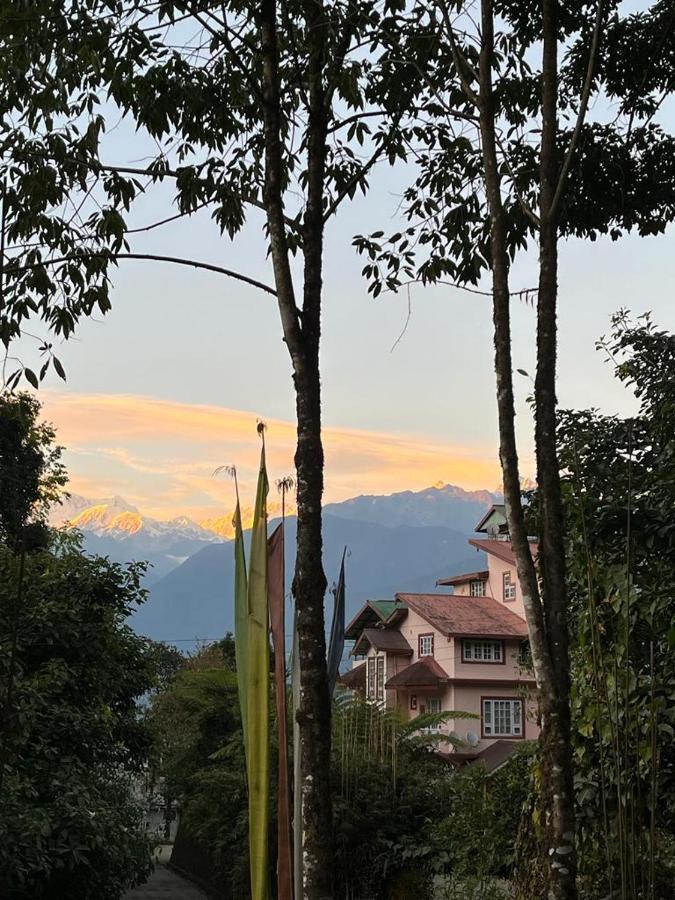 Ifseen Villa Pelling Exterior foto